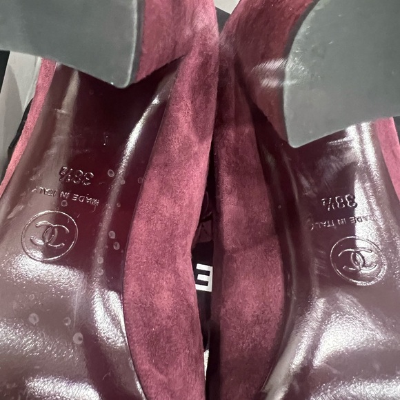 Chanel Short Boots in Suede - Picture 6 of 7